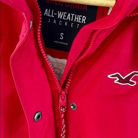 Red Hollister All Weather Jacket with Hood Small - Picture 4 of 11
